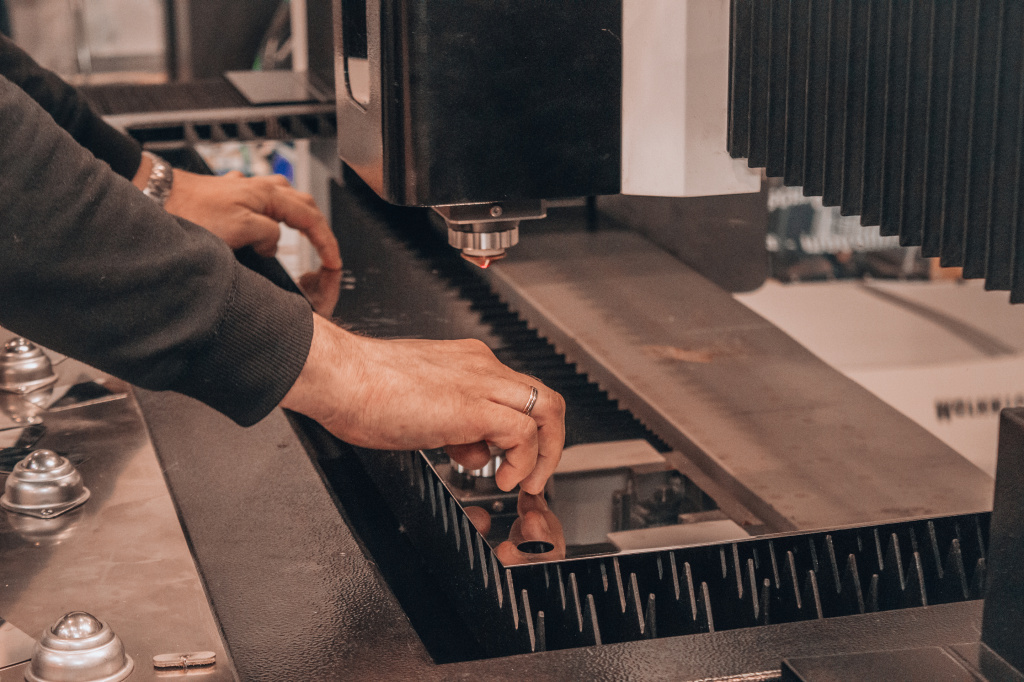 лазерное_оборудование.jpg лазерное_оборудование.jpg